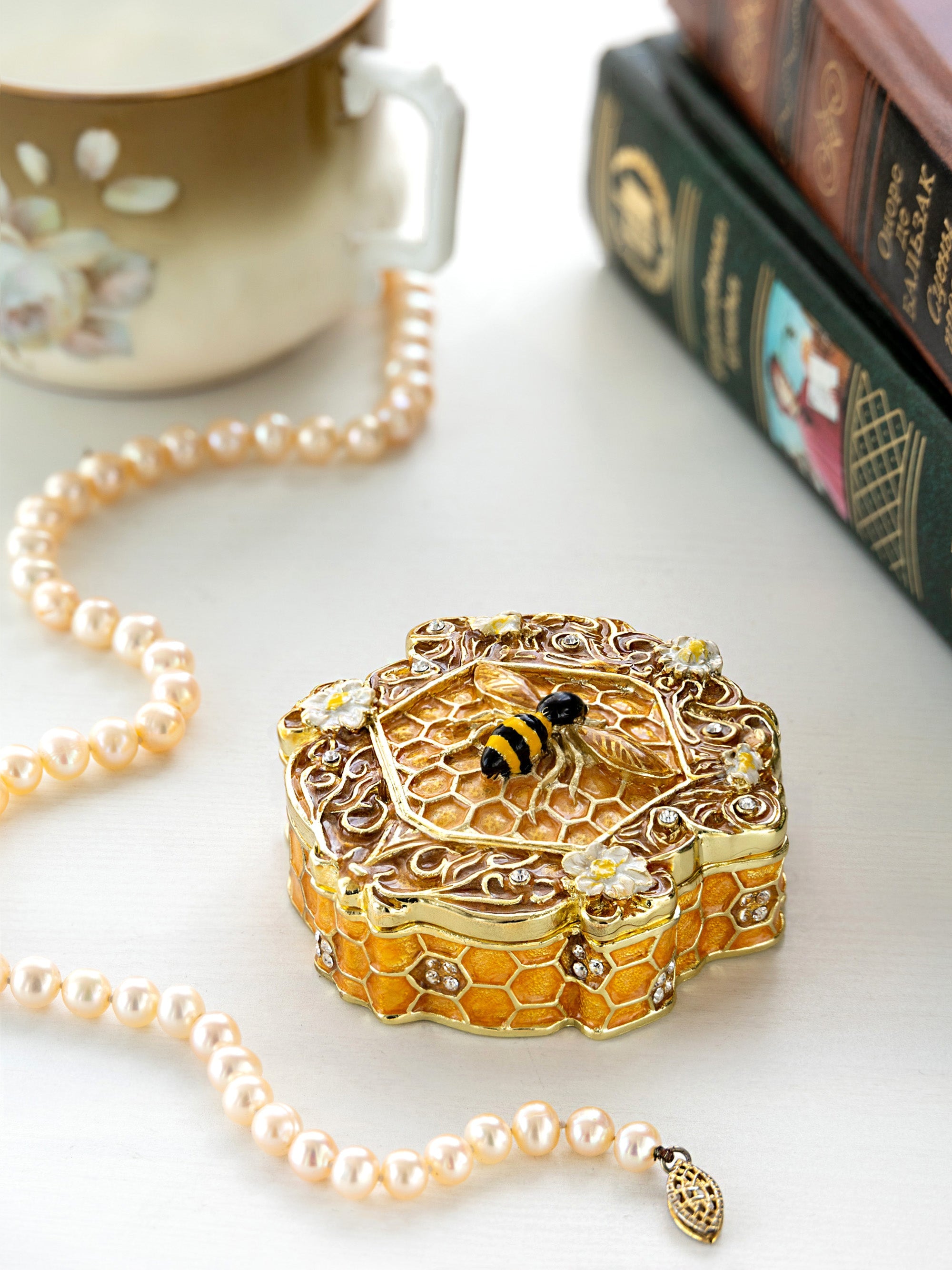 Trinket Box Honeycomb with a Bee Queen on top-3