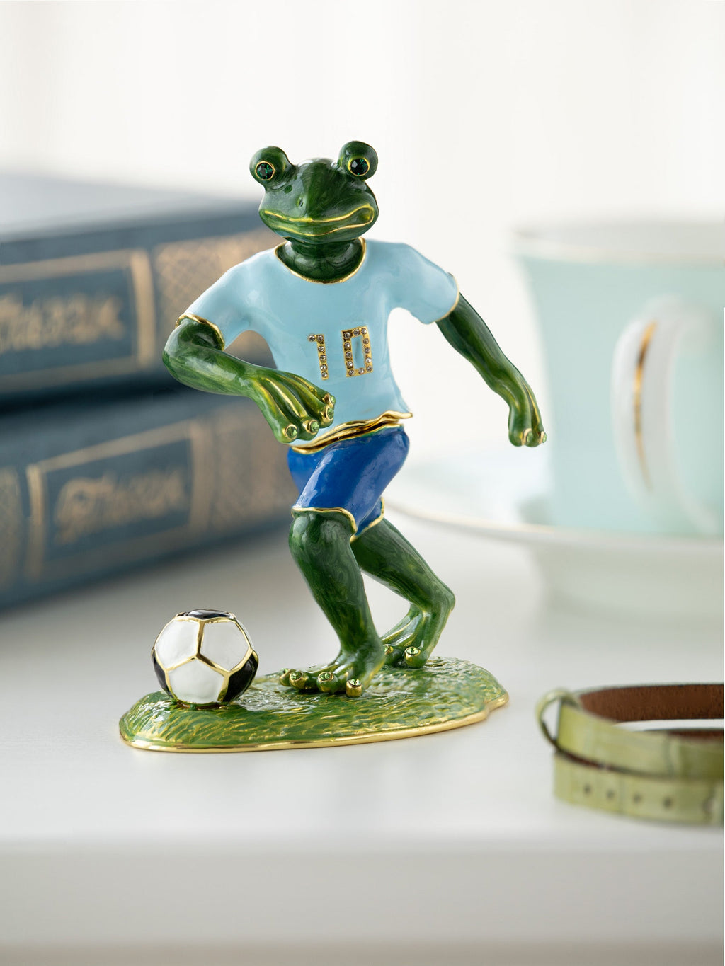 Frog Playing Football-1