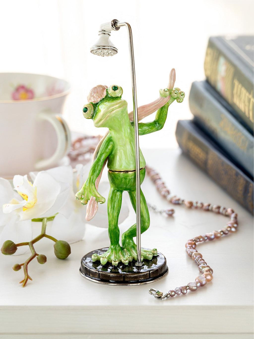 Frog Taking a Shower Trinket Box with Pink Towel-3