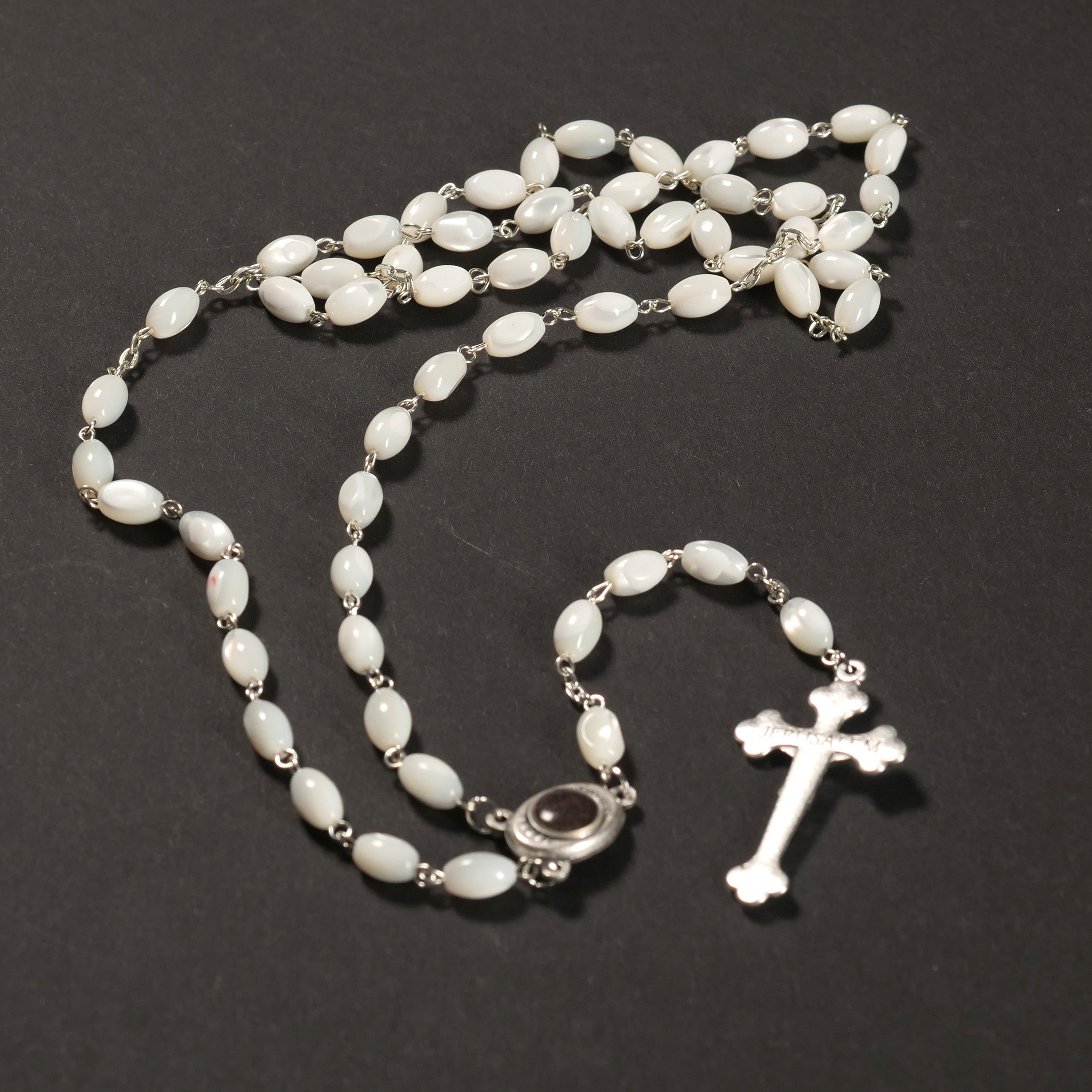 Rosenkranz mit ovalen Perlen aus Perlmutt-1