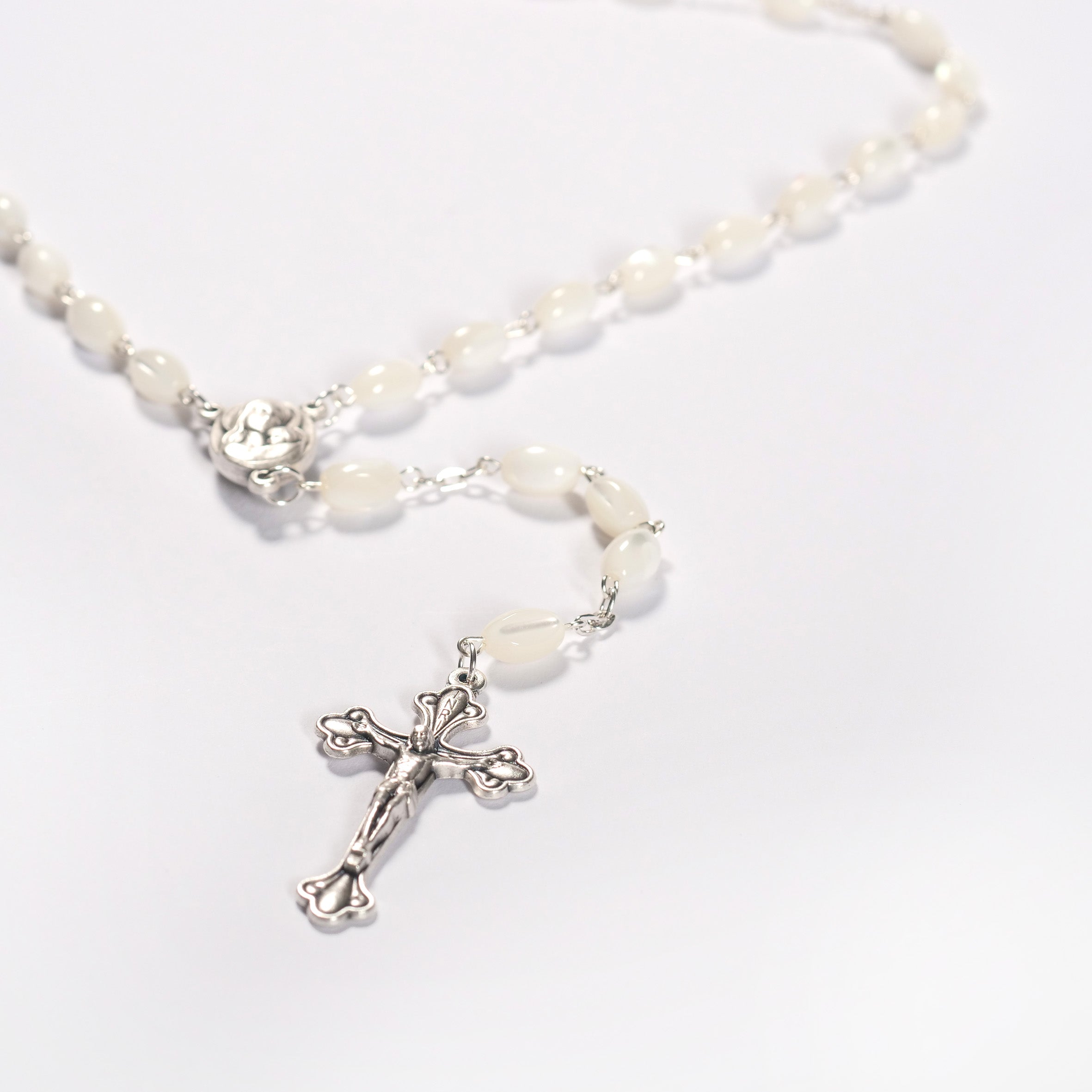 Rosenkranz mit ovalen Perlen aus Perlmutt-3