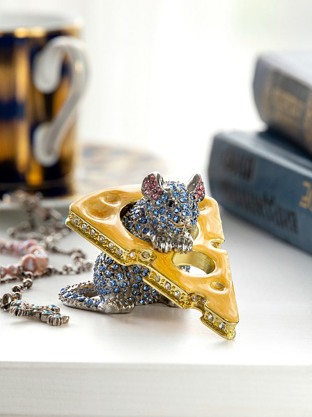Sparkling Mouse Peeking from Yellow Cheese Trinket Box-1