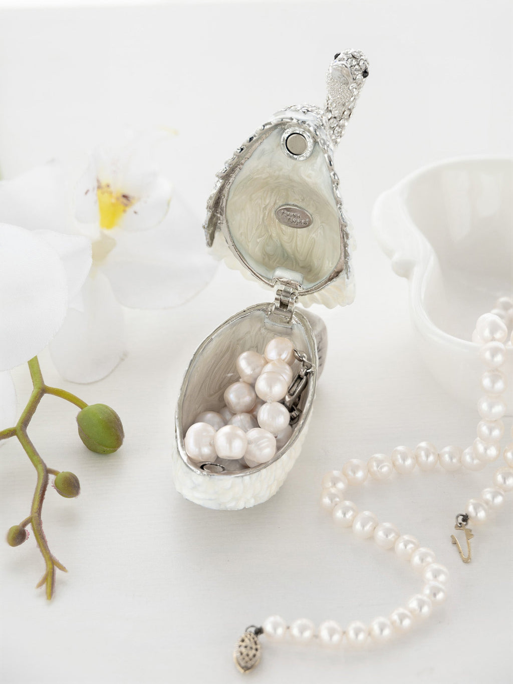 White Swan with Crystals Neck-1